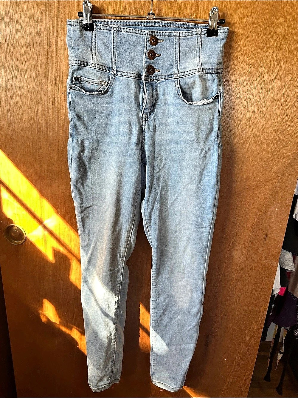Women's Light Wash Skinny Jeans